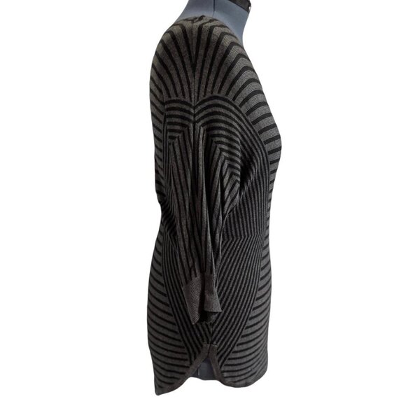 DANA BUCHMAN Woman's Striped Tunic Top Size XL‎ Lightweight Stretch Grey Black - Picture 3 of 7